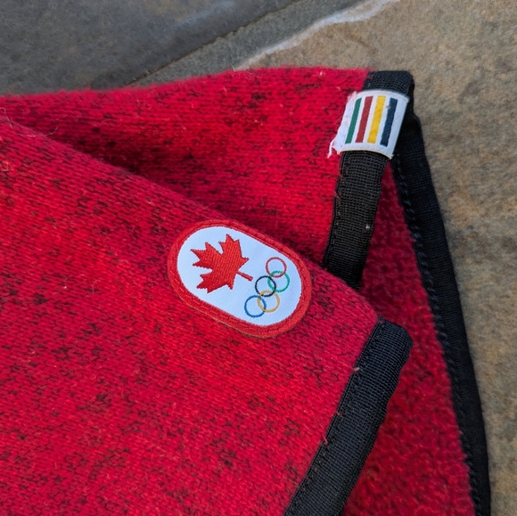 Hudson’s Bay Team Canada Olympic Zip Jacket Women’s M Red Official Outfitter HBC - Picture 7 of 13